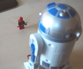 Deadpool David VS R2D2 Goliath